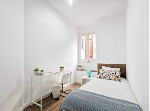 Encantadora habitación en el centro de Madrid - Apartemen