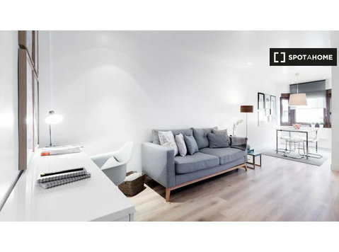 Madrid'de kiralık özel 1 yatak odalı daire - Apartman Daireleri