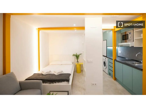 Madrid'de tamamen mobilyalı stüdyo - Apartman Daireleri