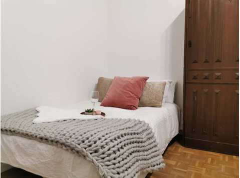 Habitación con cama individual en Madrid, Calle Preciados - 公寓