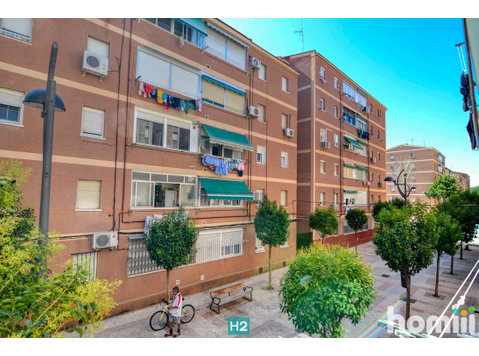 Habitación en Getafe Las Margaritas metro Juan de la Cierva… - Apartments