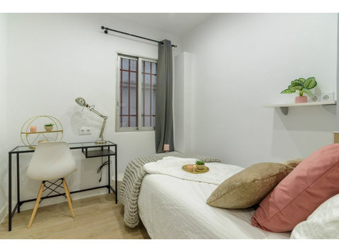 Habitación individual en Paseo Delicias - Apartamentos