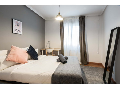 Habitación individual en Via Calle Conde de Romanones  º… - Apartments