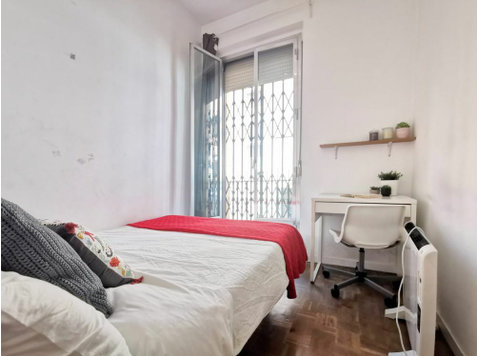 Habitación luminosa en el centro de Madrid - Appartements