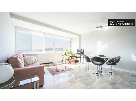 Light-filled 1-bedroom apartment for rent in Chueca, Madrid - Διαμερίσματα