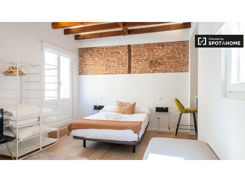 Lovely 1-bedroom apartment for rent in La Latina, Madrid - Apartments