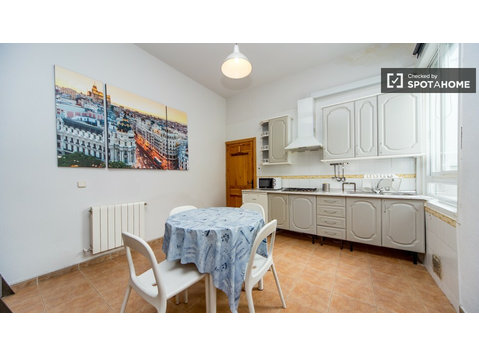 Precioso apartamento de 1 dormitorio en Embajadores, Madrid… - Pisos