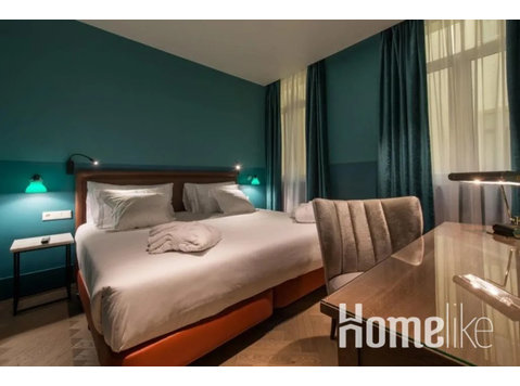 Luxurious hotel in Madrid with stunning view - Apartman Daireleri