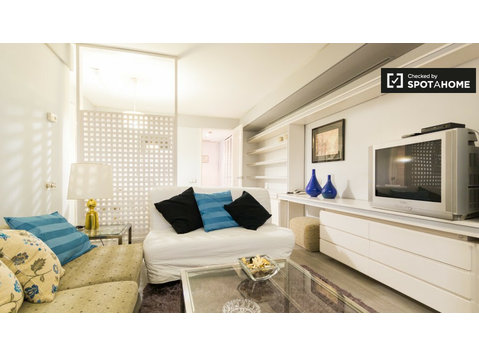 Luxury 1 Bedroom Apartment with Pool Access - Madrid - Apartments
