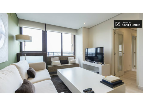 Lussuoso appartamento con 3 camere da letto in affitto a… - Appartamenti