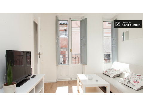 Appartement moderne à 2 chambres à louer à La Latina, Madrid - Appartements