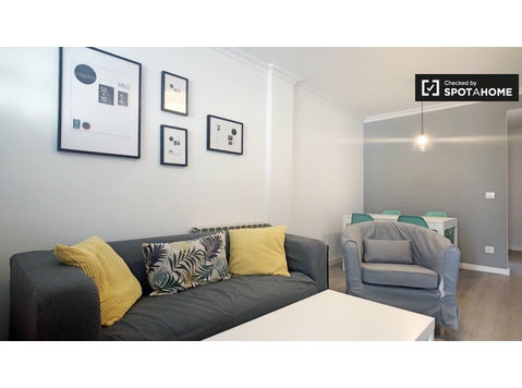 Moderno apartamento de 4 dormitorios en alquiler en Aluche,… - Pisos