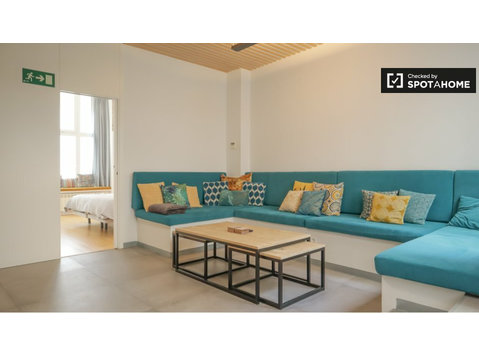 Modern 5-bedroom apartment for rent in Centro, Madrid. - Apartments
