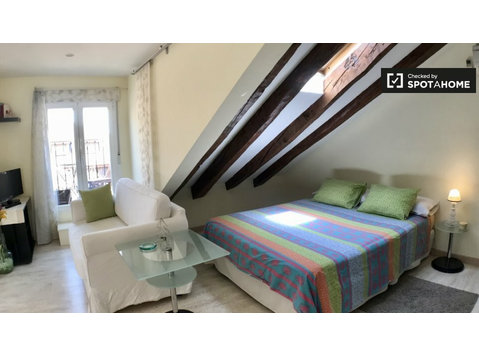 Modernes Studio-Apartment zur Miete in Centro, Madrid - Wohnungen