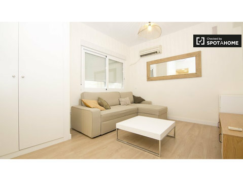 Modern studio apartment for rent in Salamanca, Madrid - Apartments