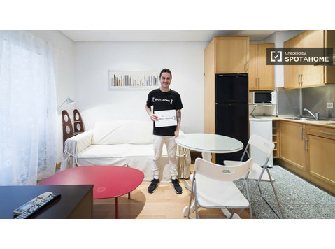 One bedroom flat for rent near IE Business School in Madrid - Lejligheder