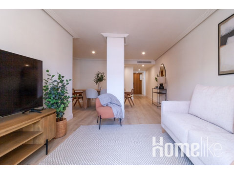 Penthouse 4 bedrooms Large terrace in La Castellana - Byty