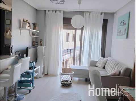 Apartamento tranquilo con terraza privada - Pisos