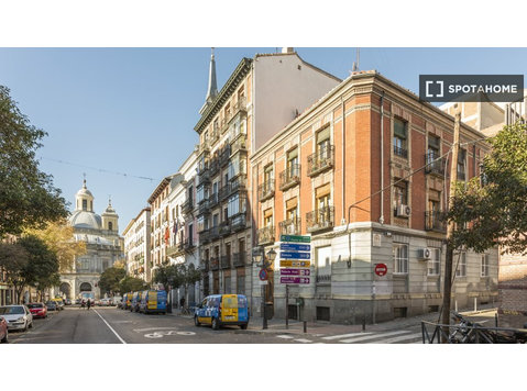 Arganzuela, Madrid'de 1 yatak odalı dairede kiralık odalar - Apartman Daireleri