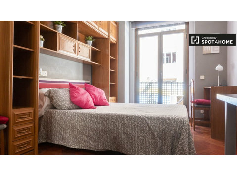 Studio apartment for rent in Centro, Madrid - Apartamentos
