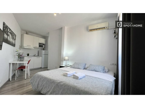 Studio apartment for rent in Chamberí, Madrid - Квартиры