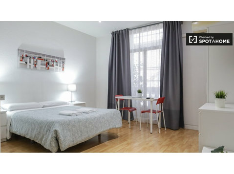 Gran Via, Madrid'de kiralık stüdyo daire - Apartman Daireleri