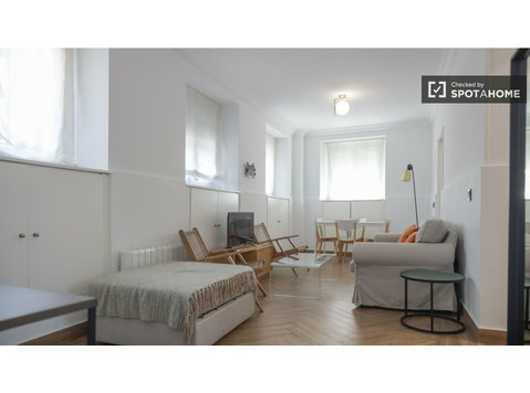 Studio apartment for rent in Latina, Madrid - آپارتمان ها