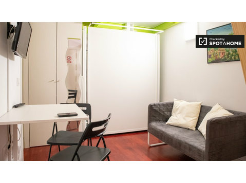 Studio apartment for rent in Lavapiés, Madrid - Квартиры