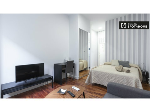 Studio apartment for rent in Madrid Centro - Appartementen