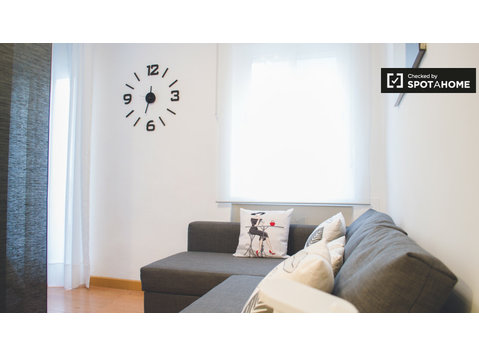 Studio apartment for rent in Manuel Becerra, Madrid - Lejligheder
