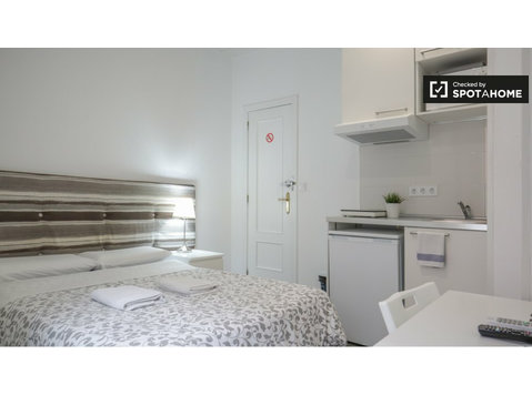 Studio apartment for rent in Opera, Madrid - Asunnot