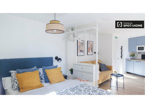 Pinar Del Rey, Madrid'de kiralık stüdyo daire - Apartman Daireleri