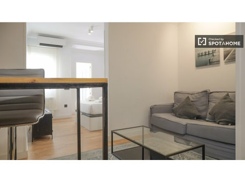 Studio-Apartment zu vermieten in Puerta Del Angel, Madrid - Wohnungen