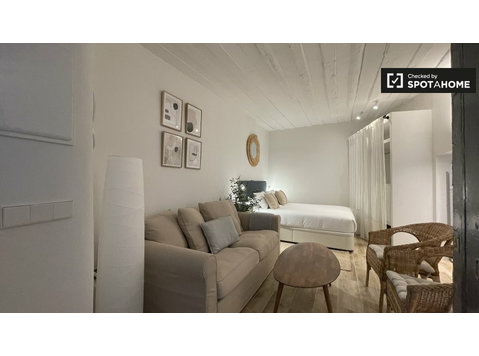 Studio apartment for rent in Salamanca, Madrid - Apartemen