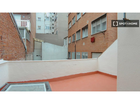 Tetuán, Madrid'de kiralık teraslı stüdyo daire - Apartman Daireleri