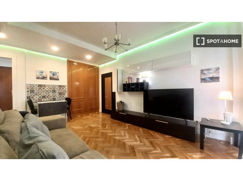 Estudio en alquiler en El Viso, Madrid - Pisos