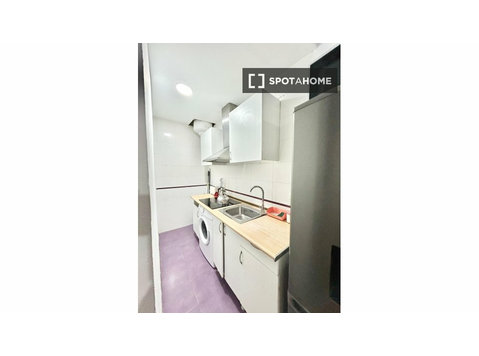 Studio for rent in Moscardó, Madrid - Apartments