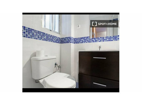 Studio for rent in Moscardó, Madrid - Apartments