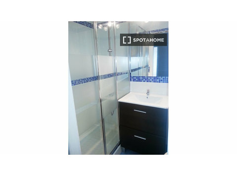 Studio for rent in Moscardó, Madrid - Apartments