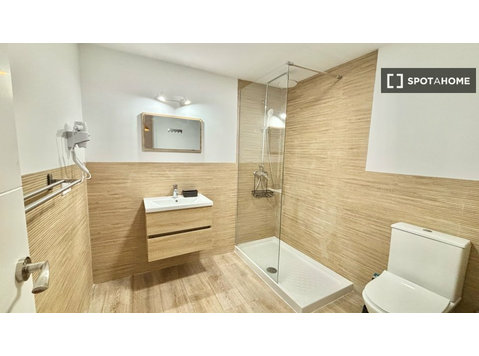 Studio for rent in San Diego, Madrid - Apartments