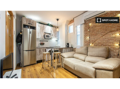 Studio for rent in Universidad, Madrid - Apartments