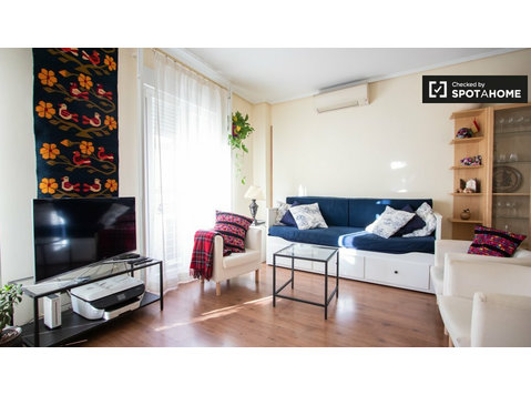 Elegante apartamento de 1 dormitorio en alquiler en Tetuán,… - Pisos