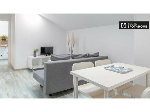 Sunny 1-bedroom apartment for rent in Lavapiés, Madrid - Apartemen