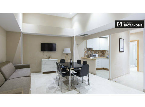 Super 2-bedroom apartment for rent in Centro, Madrid - شقق