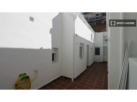 Tidy apartamento estudio en alquiler en Usera, Madrid. - Pisos