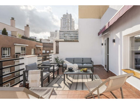 Trentola - 3 bedroom in Malasaña - Apartments