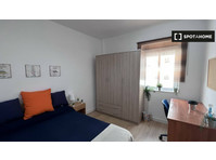 Room for rent in 3-bedroom apartment in Cartagena - Aluguel