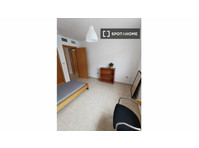 Room for rent in 3-bedroom apartment in Murcia, Murcia - Annan üürile