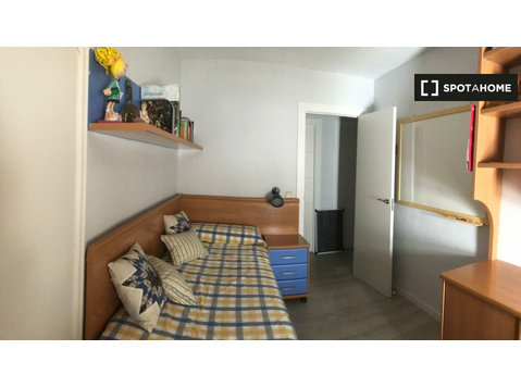 Zimmer zu vermieten in 4-Zimmer-Wohnung in Cartagena, Murcia - Zu Vermieten