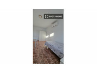 Room for rent in 6-bedroom apartment in Cartagena, Murcia - Te Huur